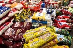Os alimentos doados irão auxiliar famílias em vulnerabilidade social.